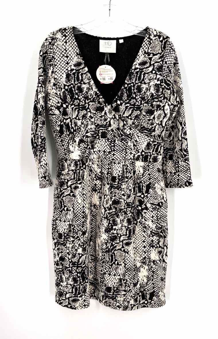 Size M HD Black Print Dress