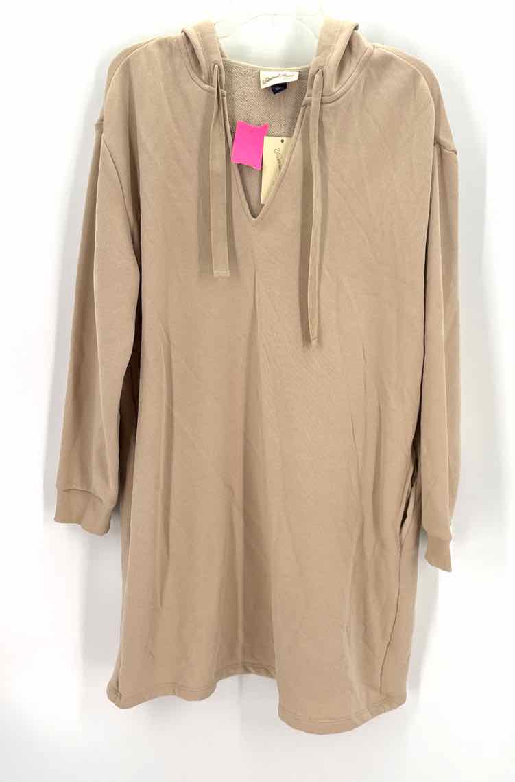 Size L UNIVERSAL STANDARD Beige Shirt