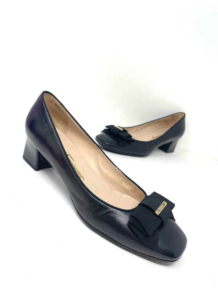 Shoe Size 8 SALVADORE FERRAGAMO Black Pumps