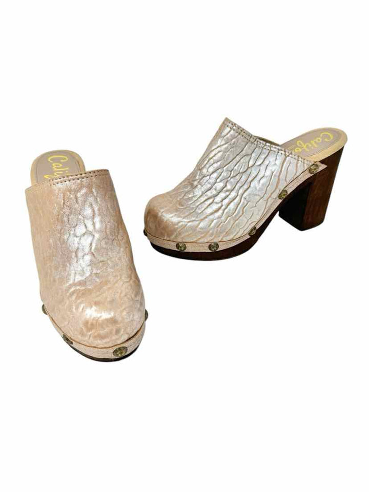 Shoe Size 6.5 Pink Clogs