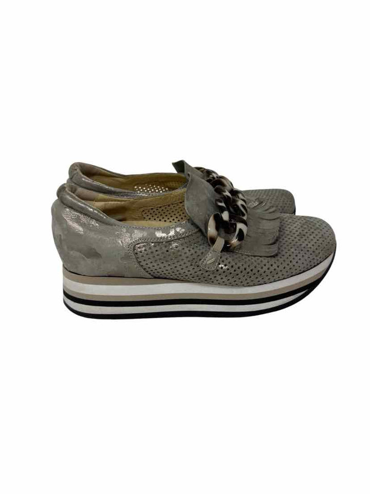 Shoe Size 37 SOFT WAVES Beige Print Sneakers