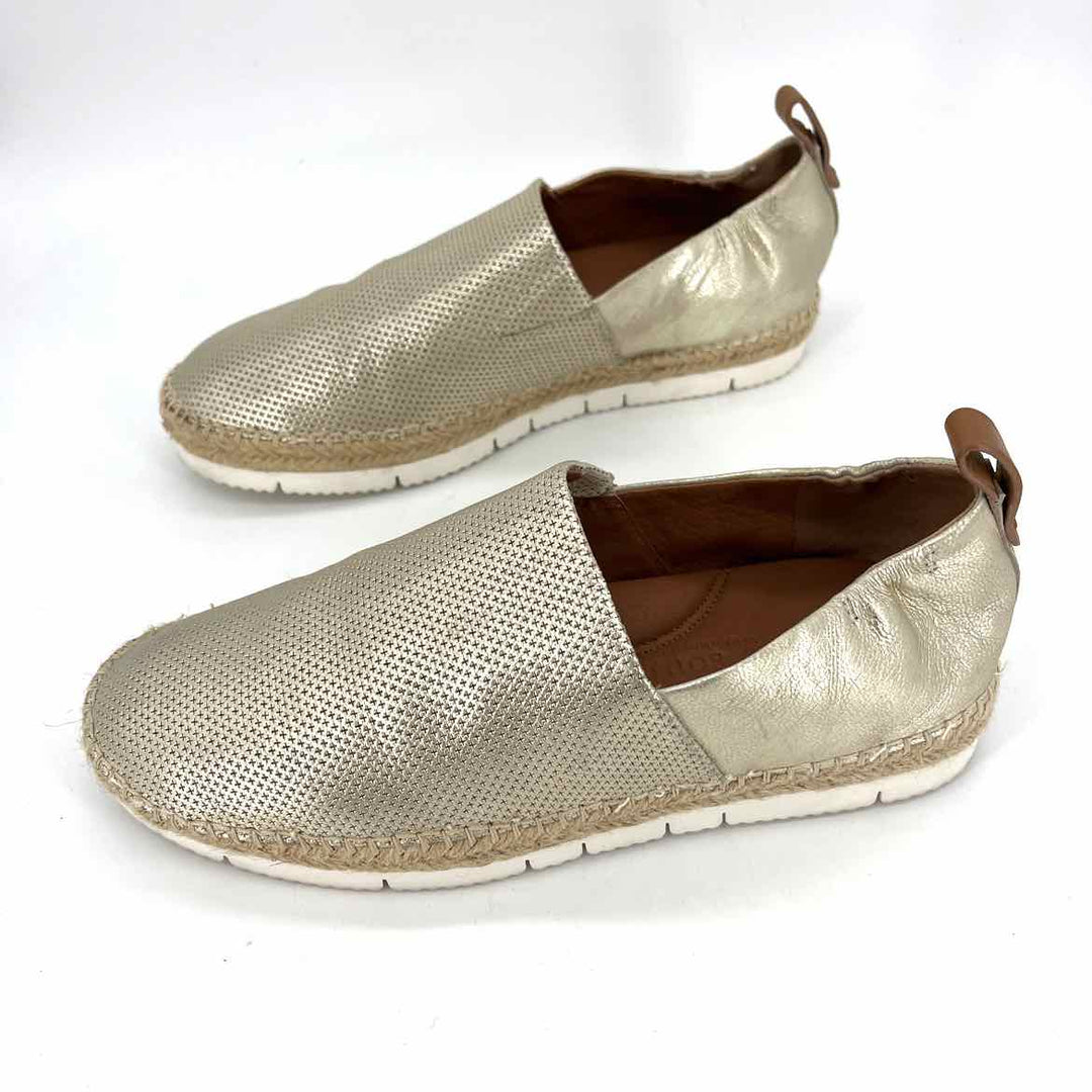 Shoe Size 7 Kenneth Cole Gold Leather Sneakers
