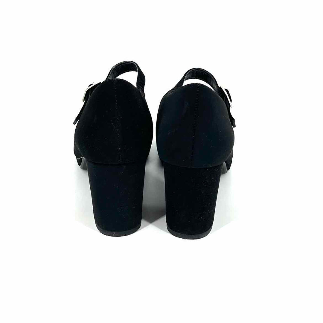 Shoe Size 8.5 Black Pumps