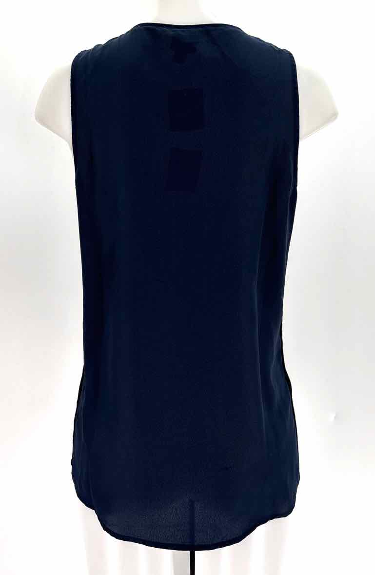Size M Navy Shirt