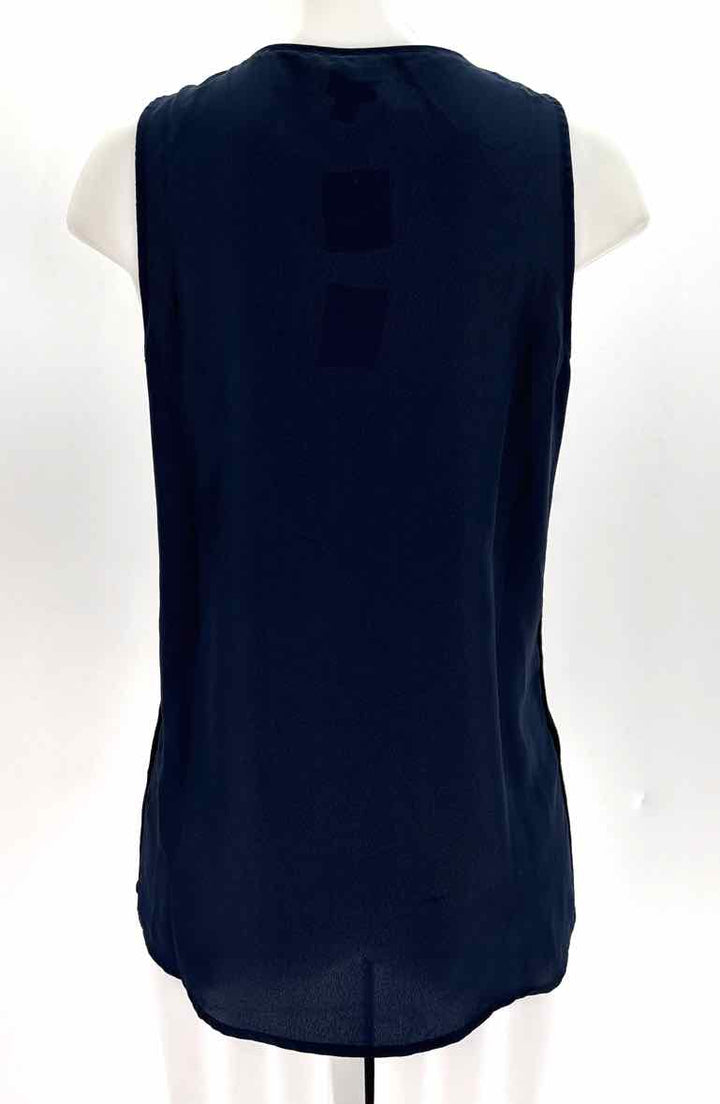 Size M Navy Shirt