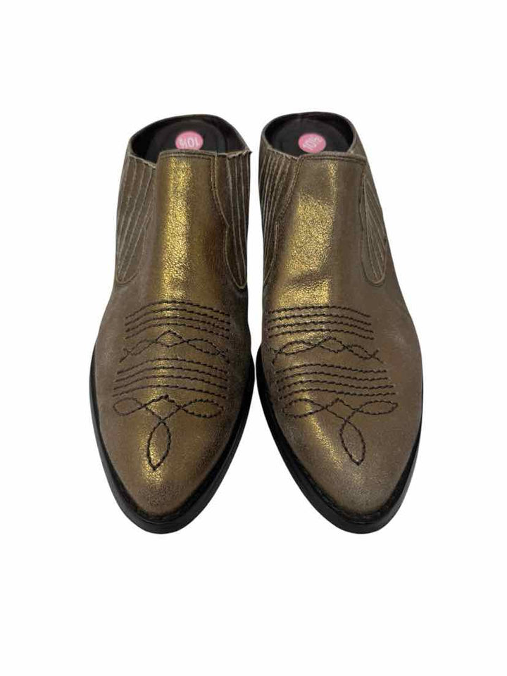 Shoe Size 10.5 VAN ELI Gold Leather Pumps