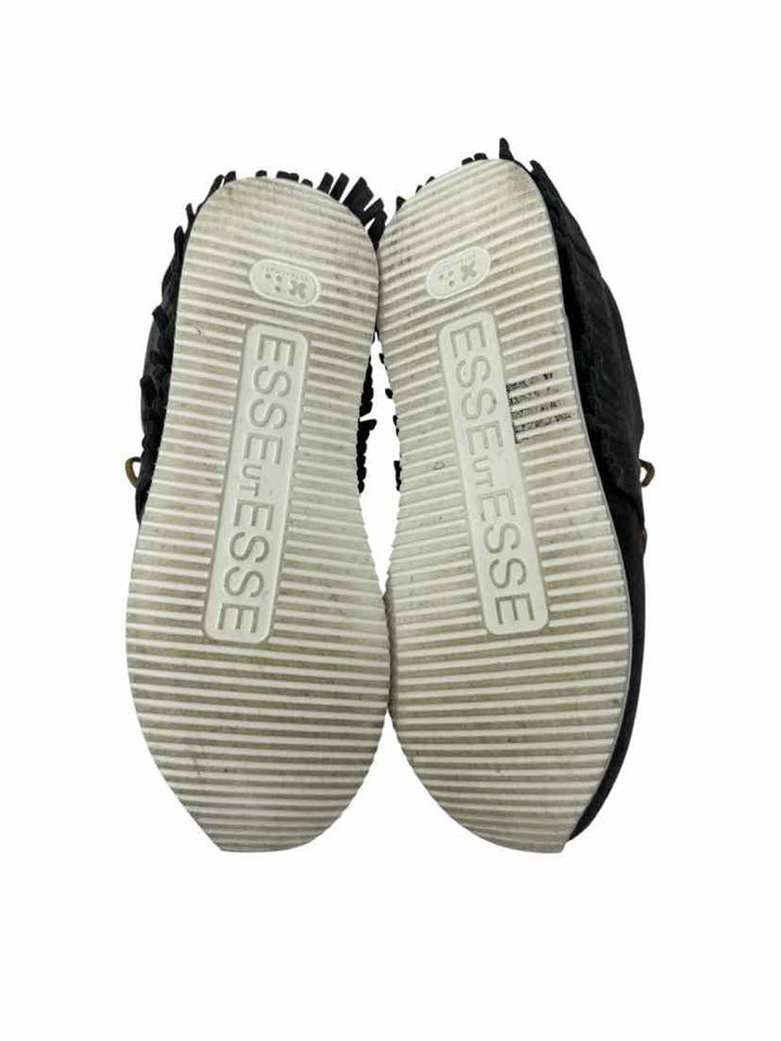 Shoe Size 37 Esseutesse Gray Sneakers