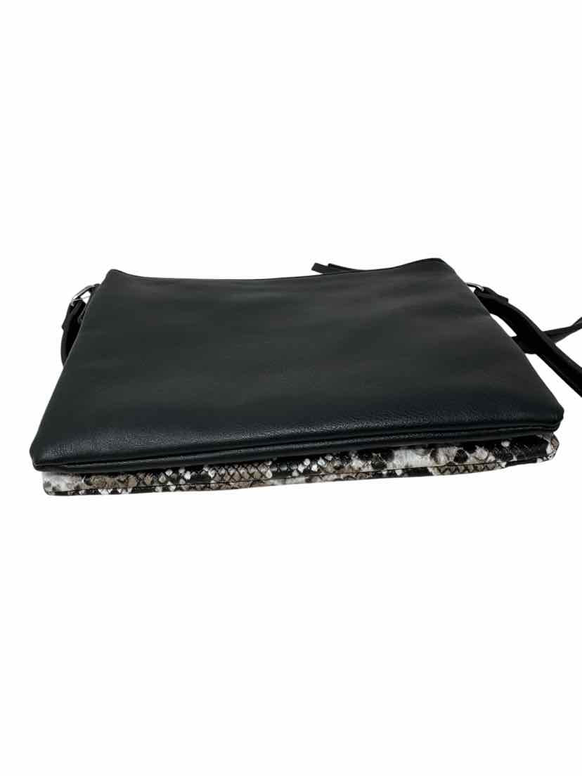 TAHARI Purse