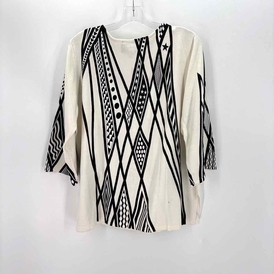 Size XL BOB MACKIE White Sweater