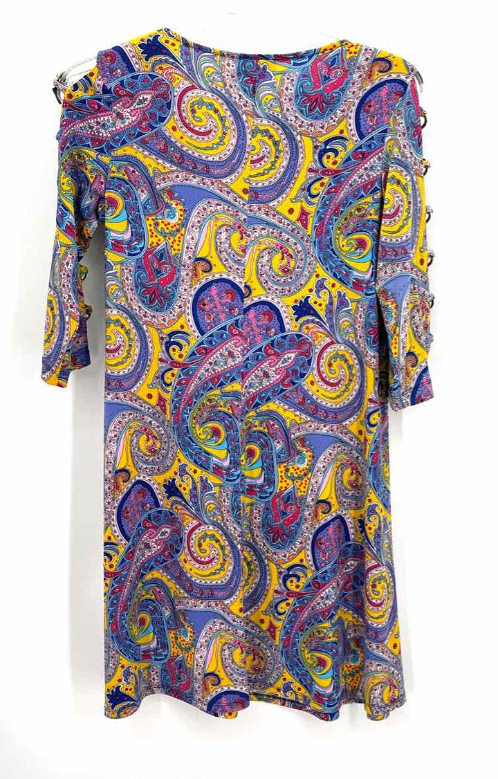 Size M Multi-Color Shirt