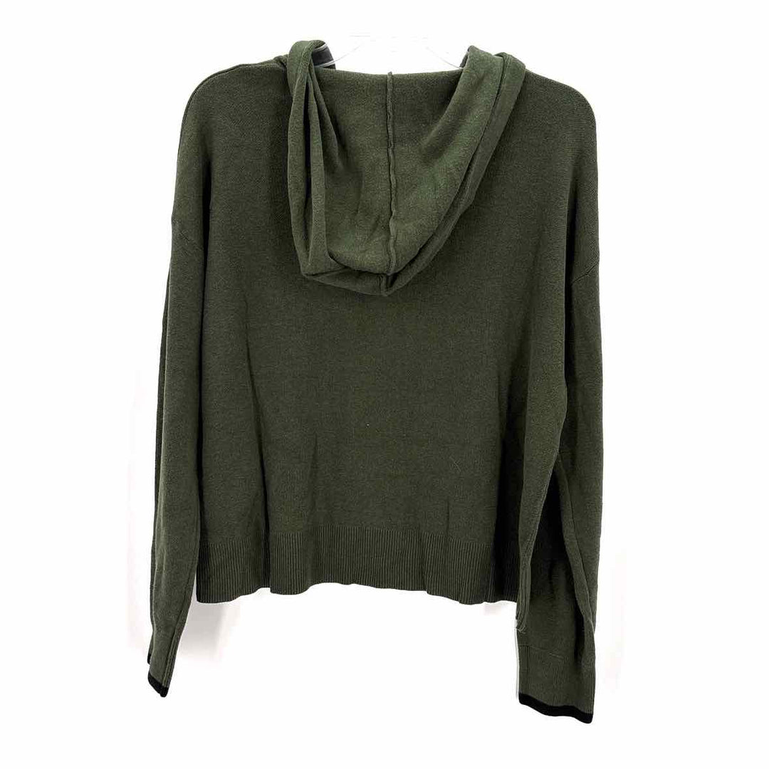 Size L EVEREVE Green Knit Sweater