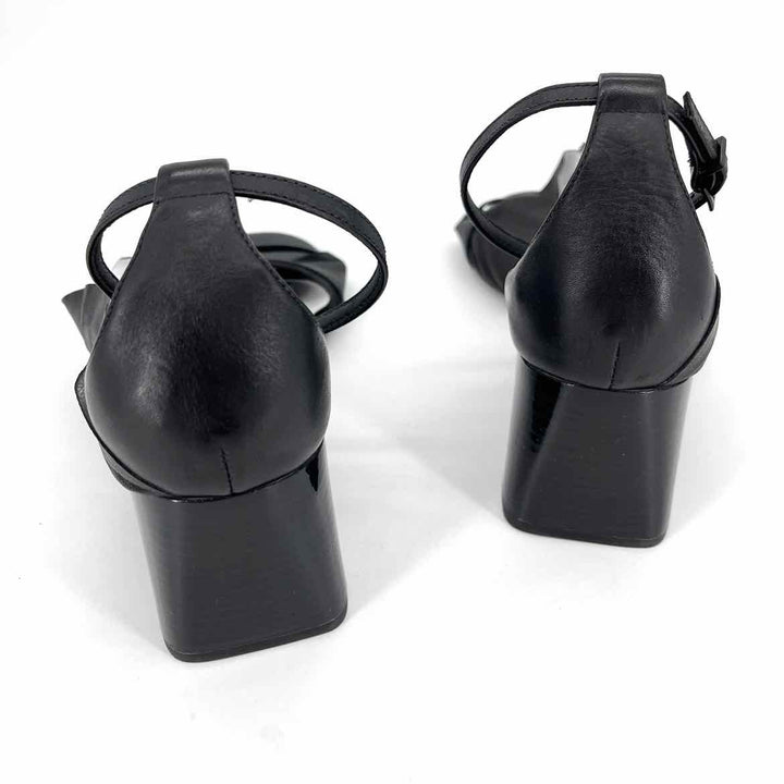 Shoe Size 10.5 Black Leather Sandals