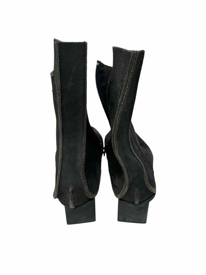 Shoe Size 6.5 Black Boots