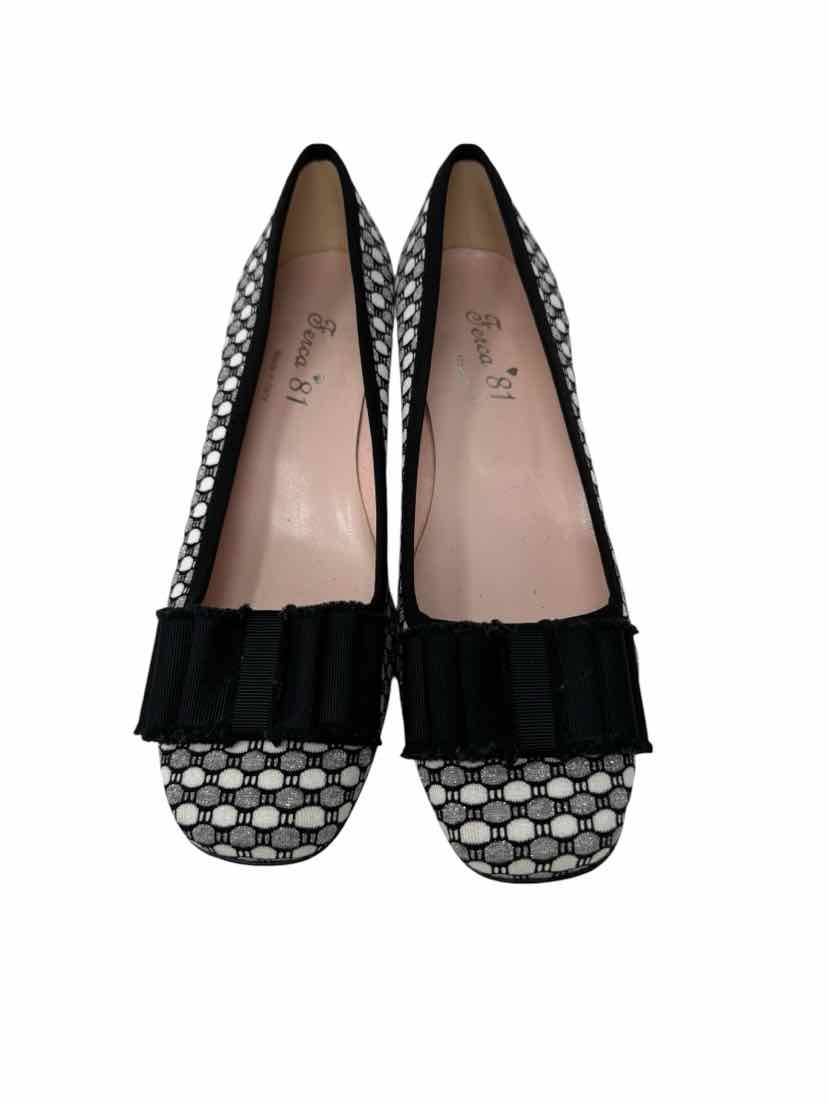 Shoe Size 38 Black/White Flats