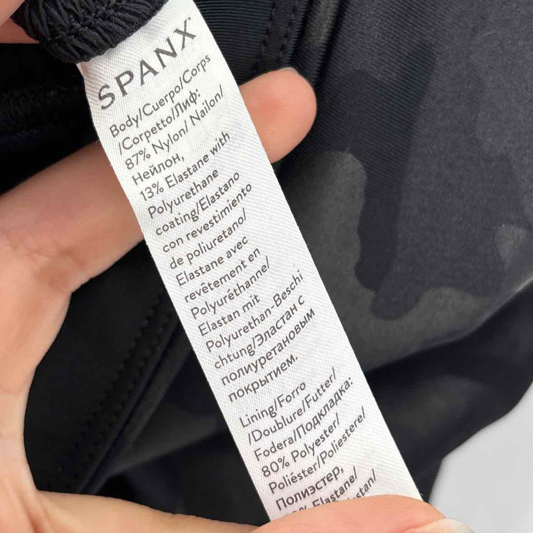 Size 3X SPANX Black Print Leggings