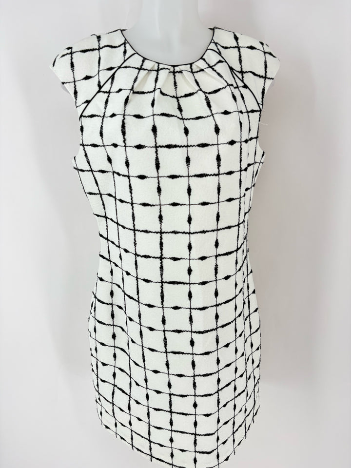 Size 14 Badgley Mischka Black/White Dress