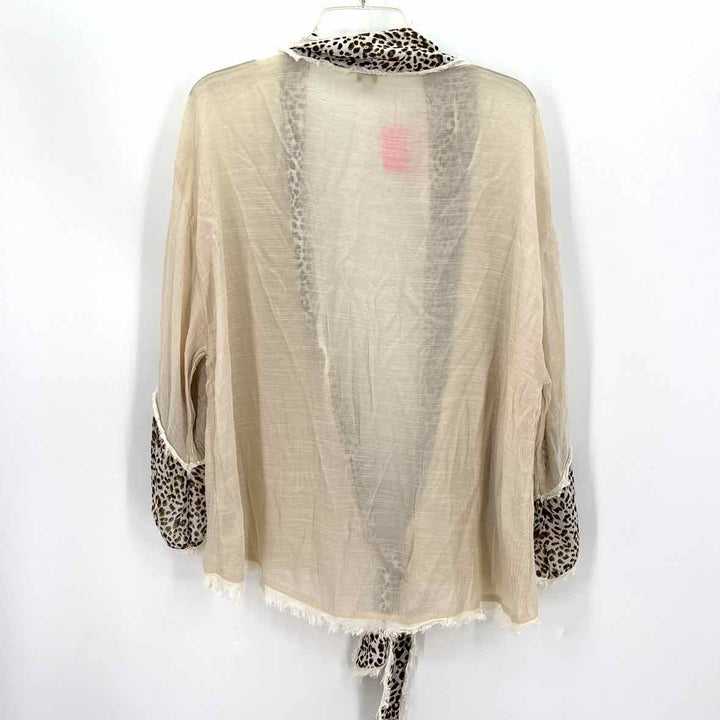 Size M/L Umgee Cream Shirt