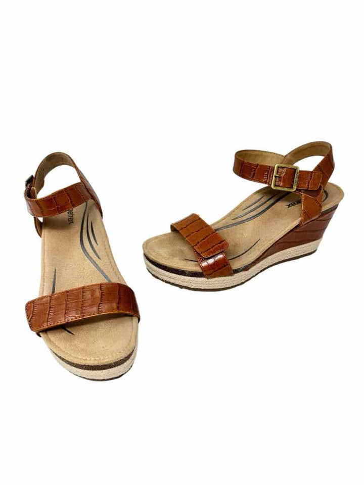 Shoe Size 7.5 AETREX Brown Sandals
