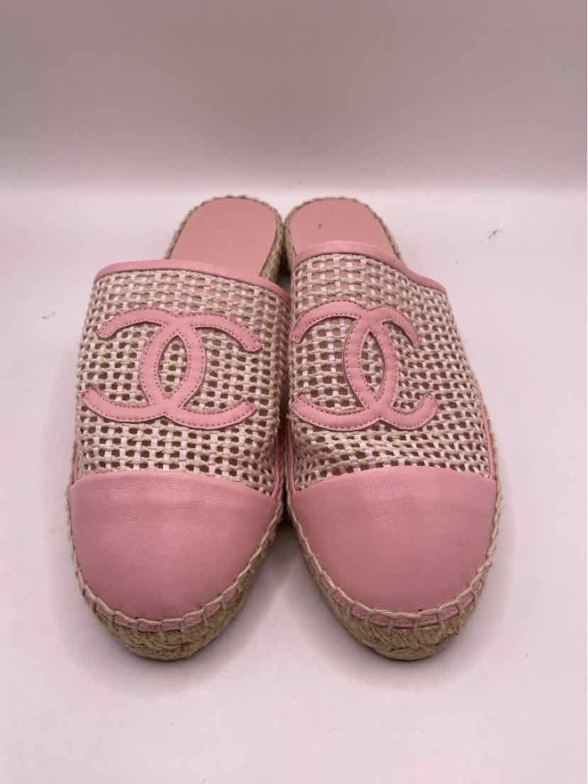 Shoe Size 37.5 Chanel Pink Leather Luxury - Flats