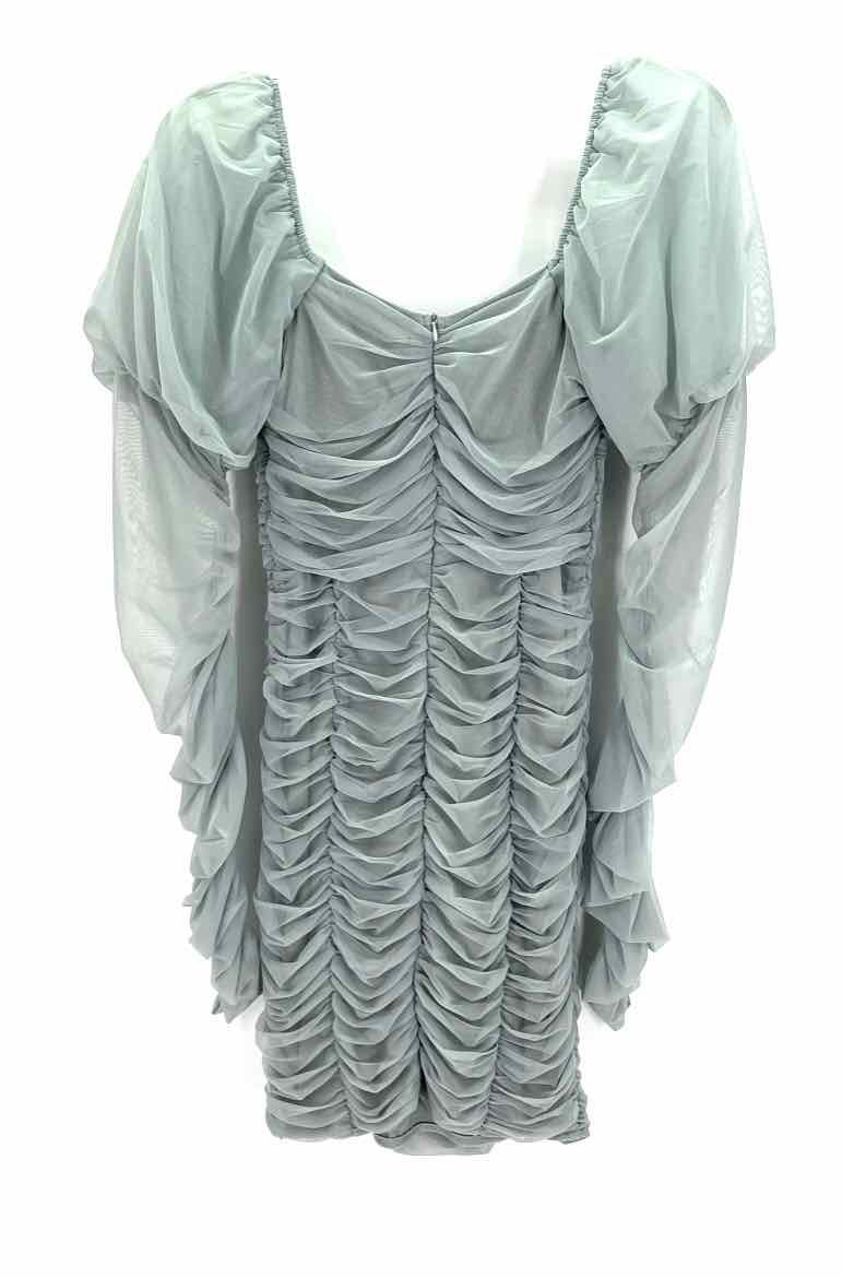Size 6 BOOHOO Green Dress