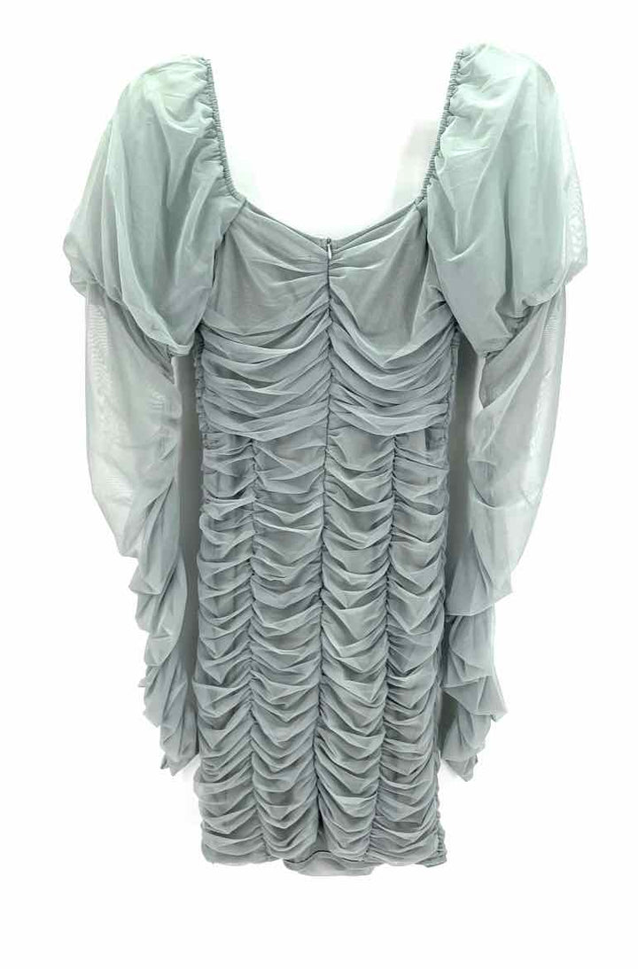 Size 6 BOOHOO Green Dress