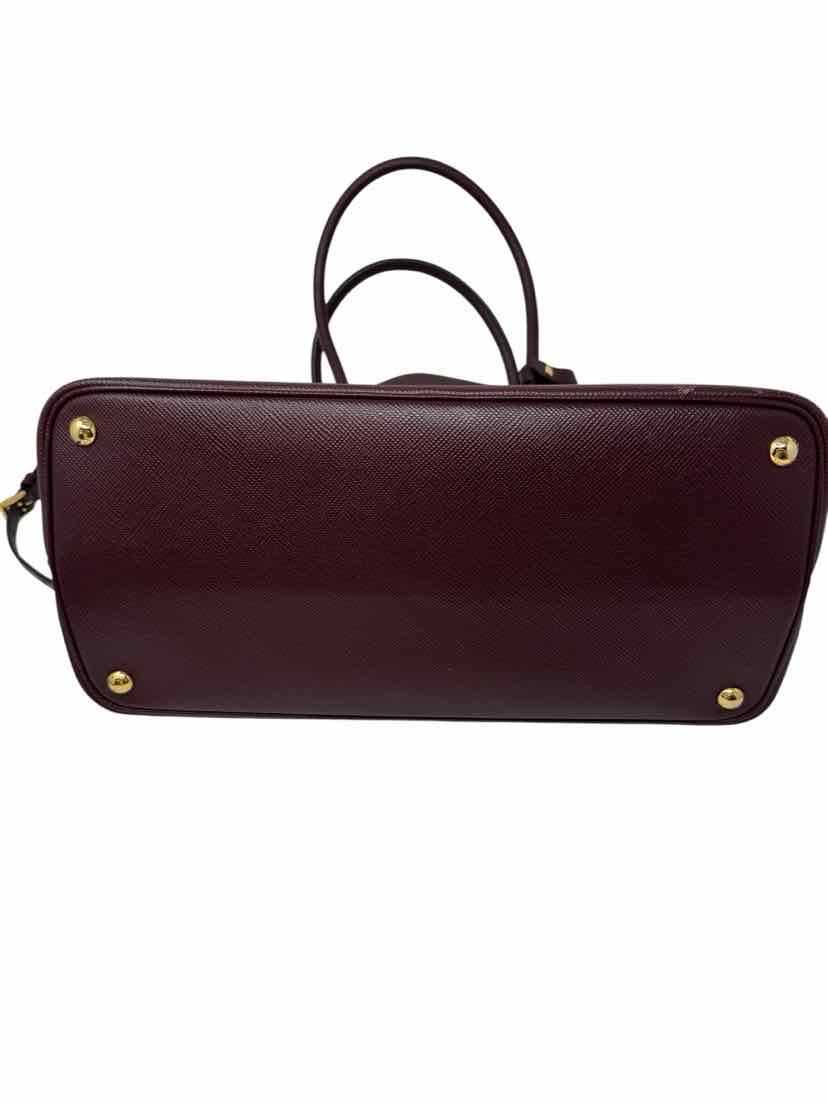 PRADA Luxury - Purse