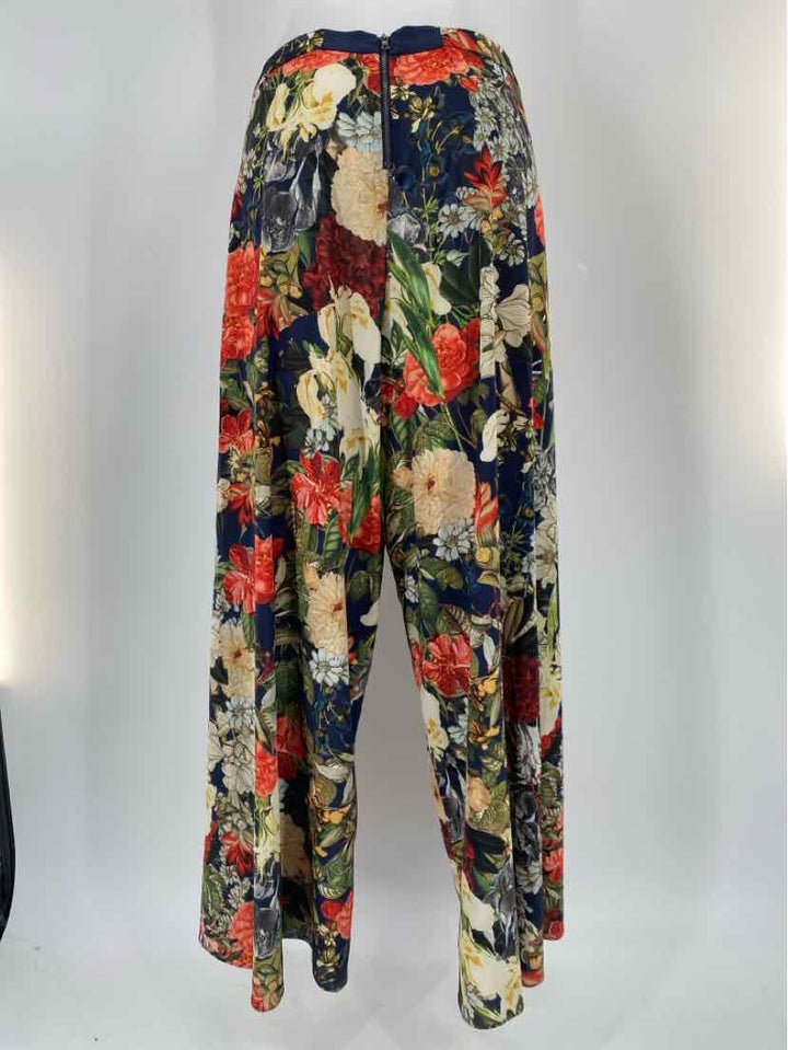 Size 6 Alice + Olivia Multi-Color Pants