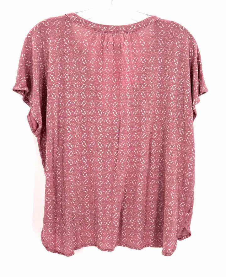 Size M LUCKY Pink Shirt