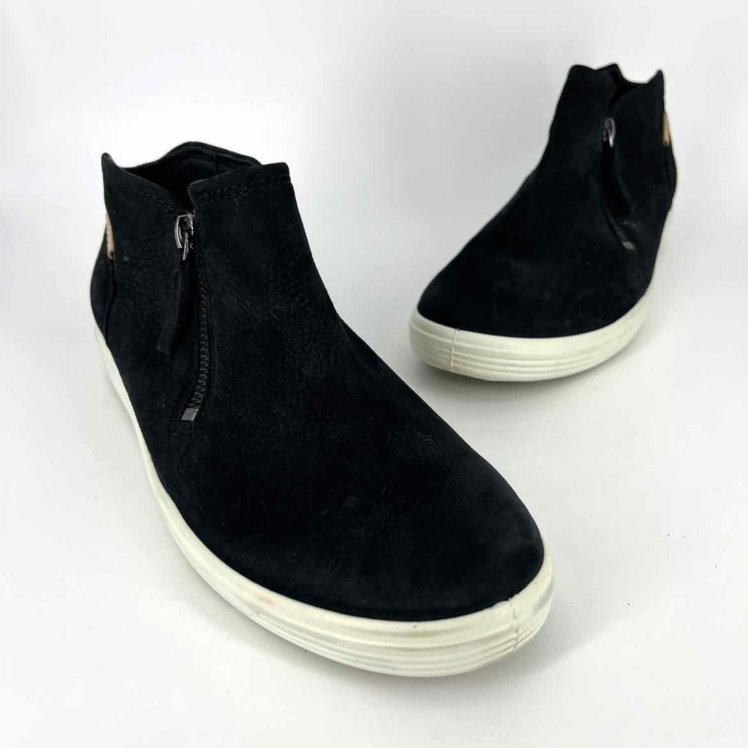 Shoe Size 39 ECCO Black Suede Leather Sneakers