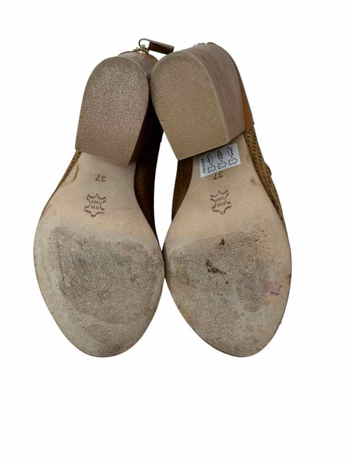 Shoe Size 37 Tan Leather Pumps