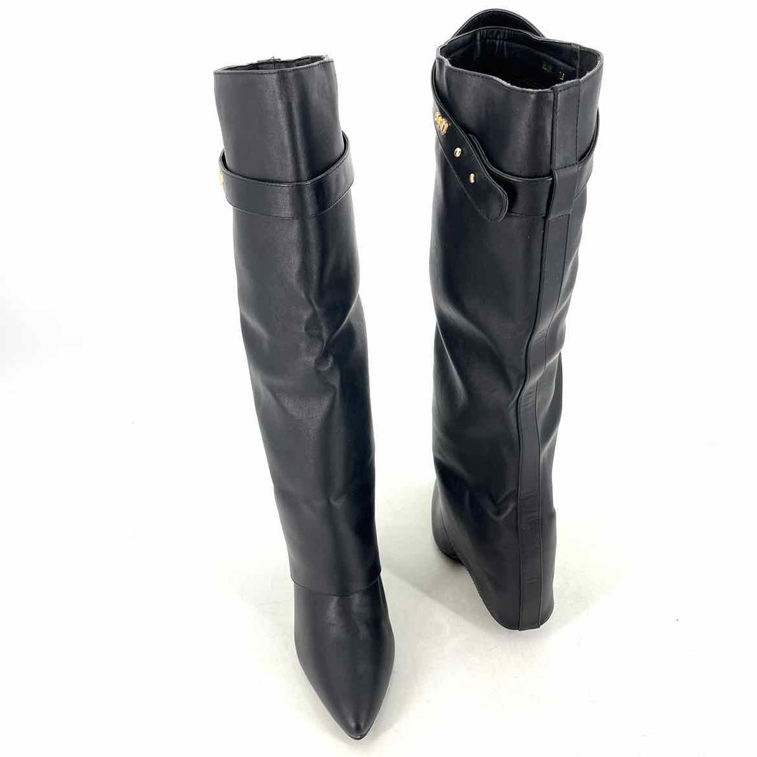 Shoe Size 7.5 AKIRA Black Boots