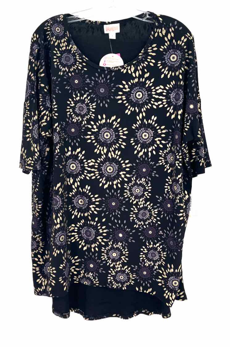 Size L lularoe Black Shirt