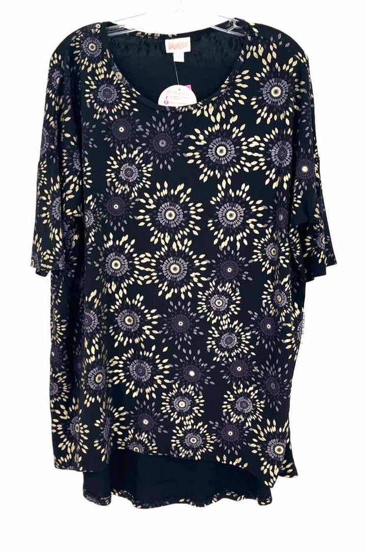 Size L lularoe Black Shirt