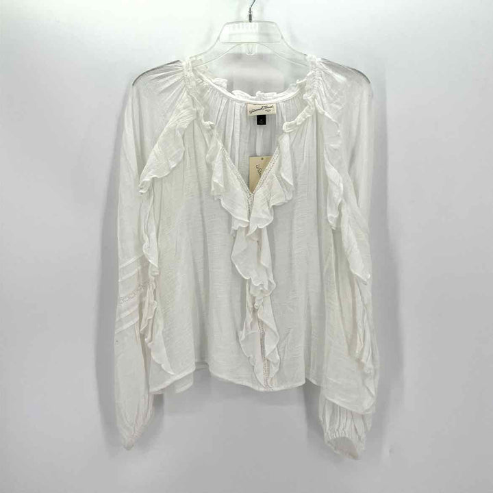 Size M UNIVERSAL THREAD White Shirt