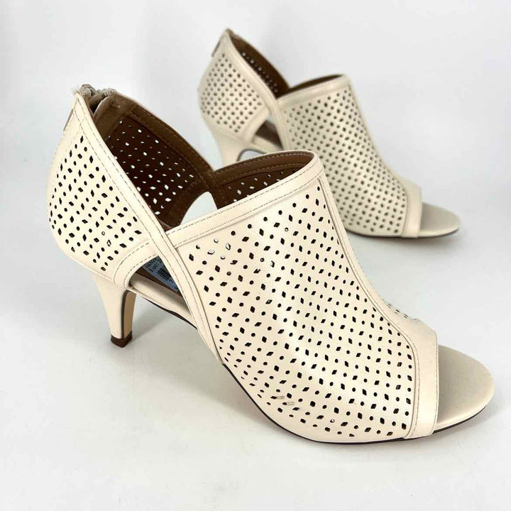 Shoe Size 8.5 Style & Co Ivory Pumps