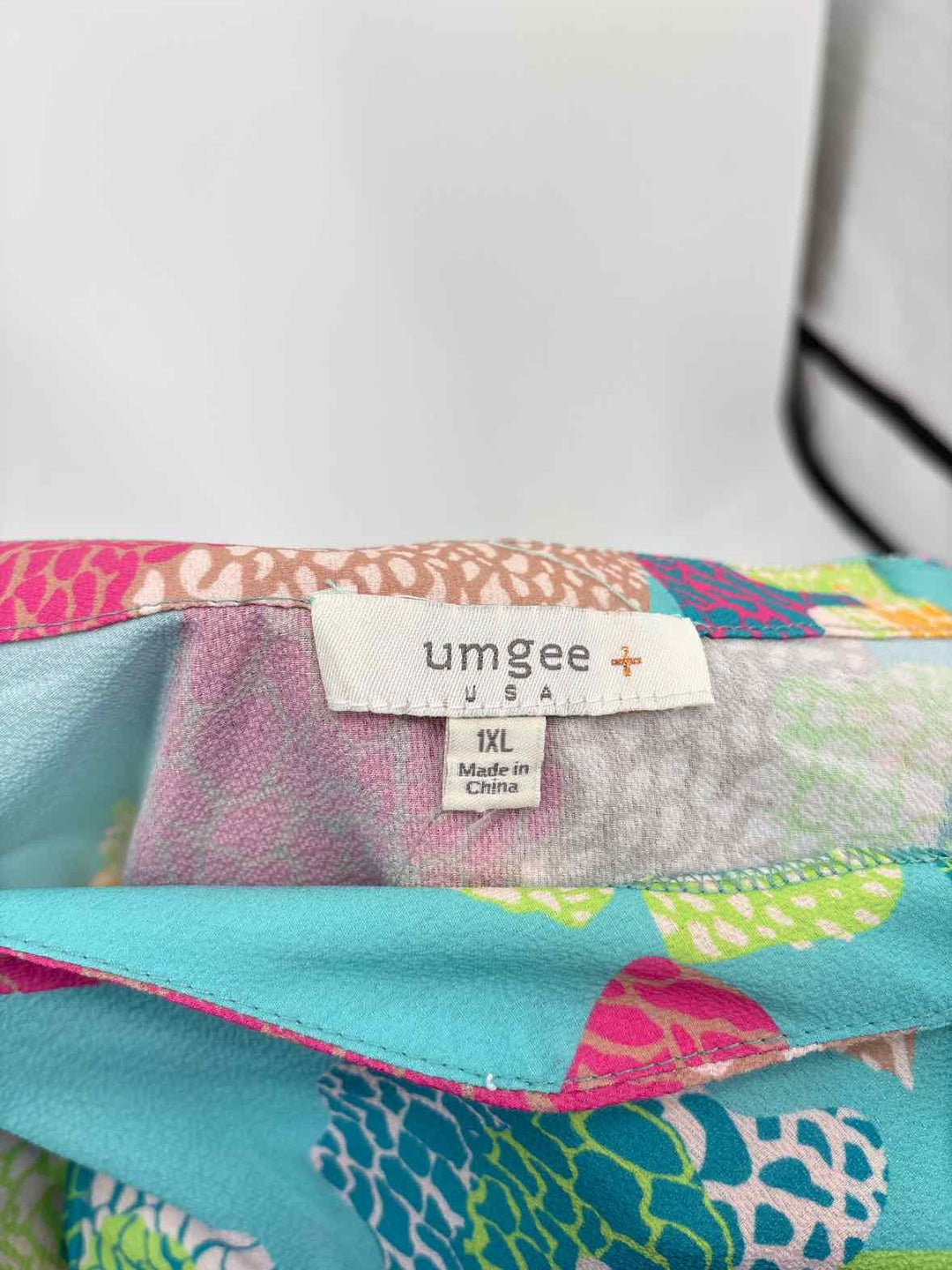 Size 1X Umgee Multi-Color Shirt