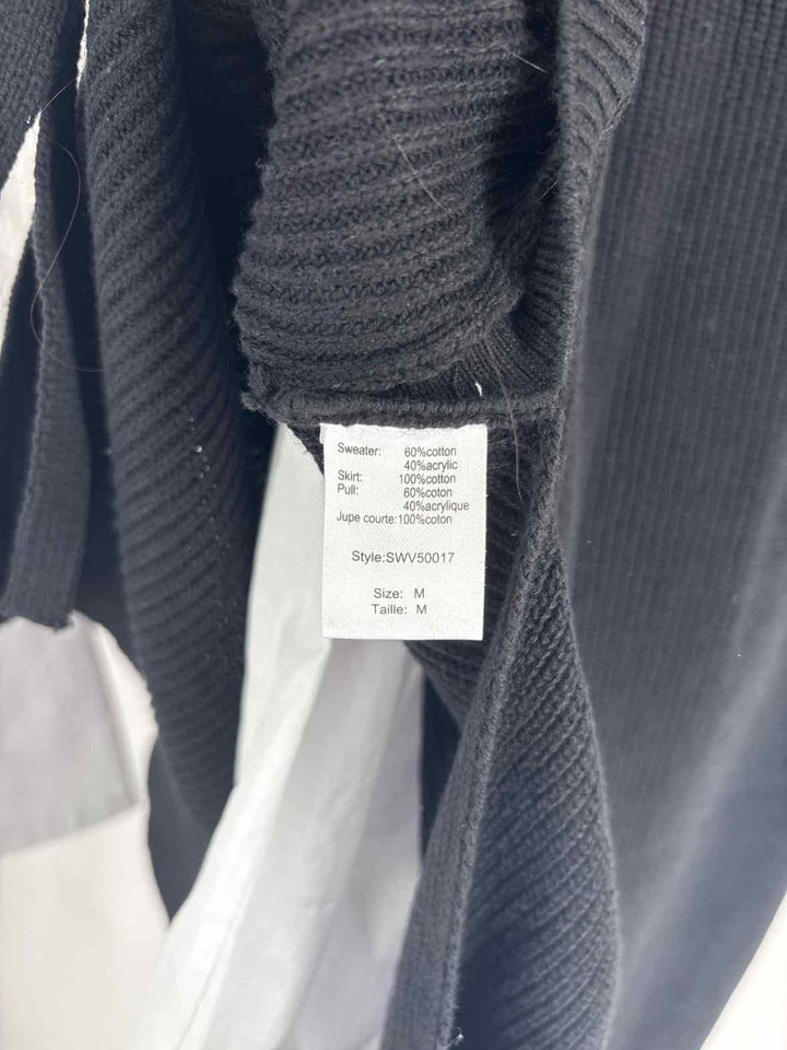 Size M ELAN Black Dress