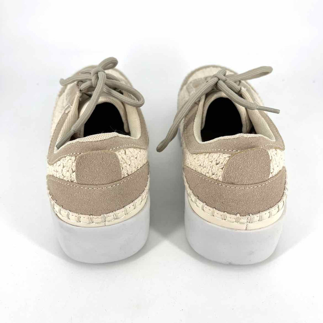 Shoe Size 9 Cream Knit Sneakers