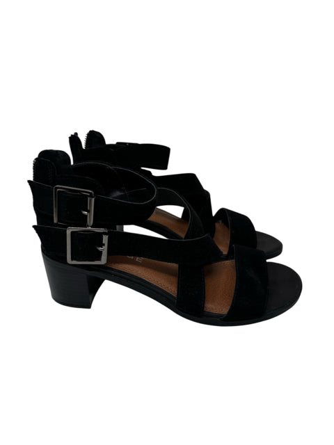 Shoe Size 7.5 RAMPAGE Black Suede Sandals