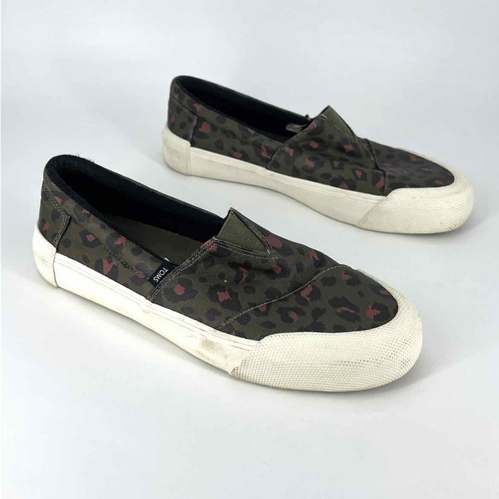 Shoe Size 8 Toms Olive Canvas Flats