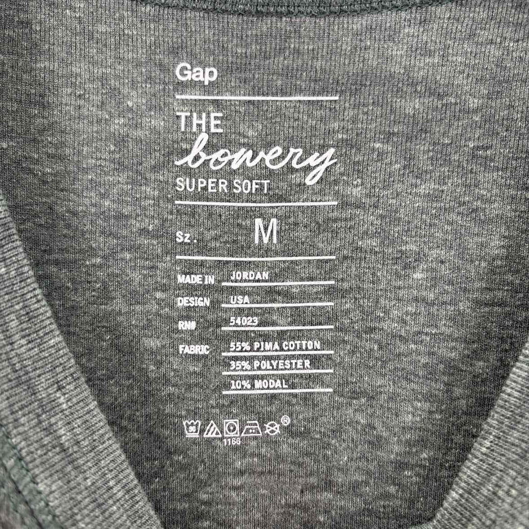 Size M GAP Sage Knit Shirt