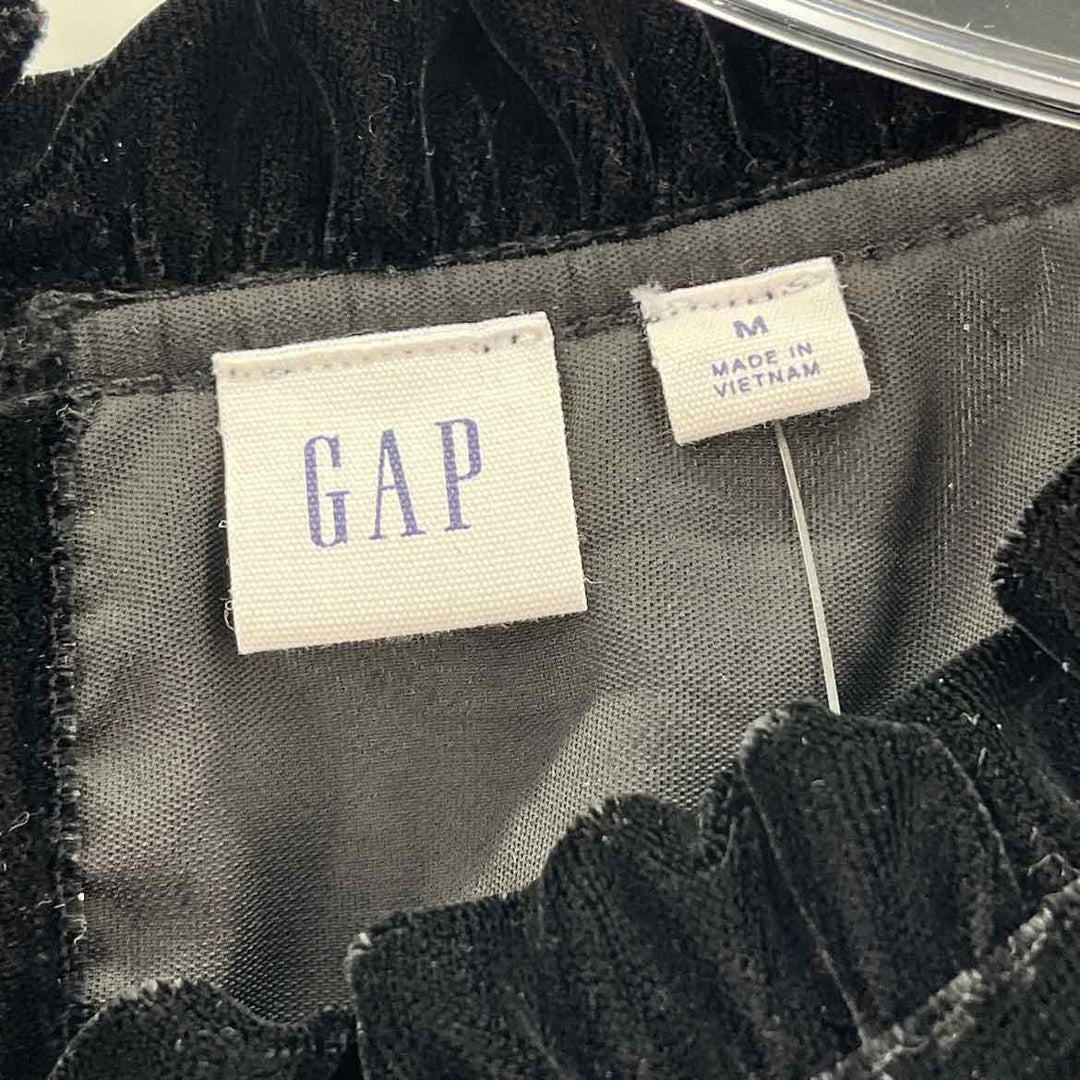 Size M GAP Black Shirt