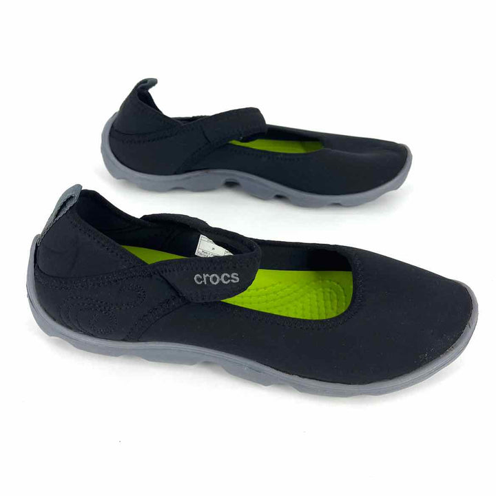 Shoe Size 7 Crocs Black Flats