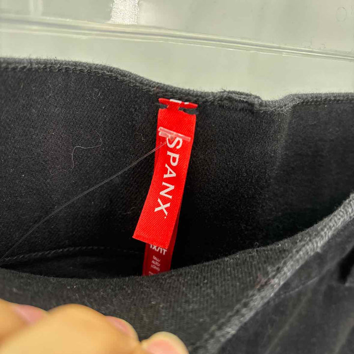Size 1X SPANX Black Pants