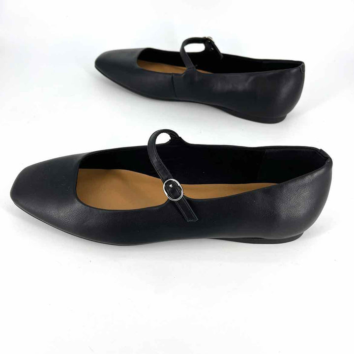 Shoe Size 8.5 Black Flats