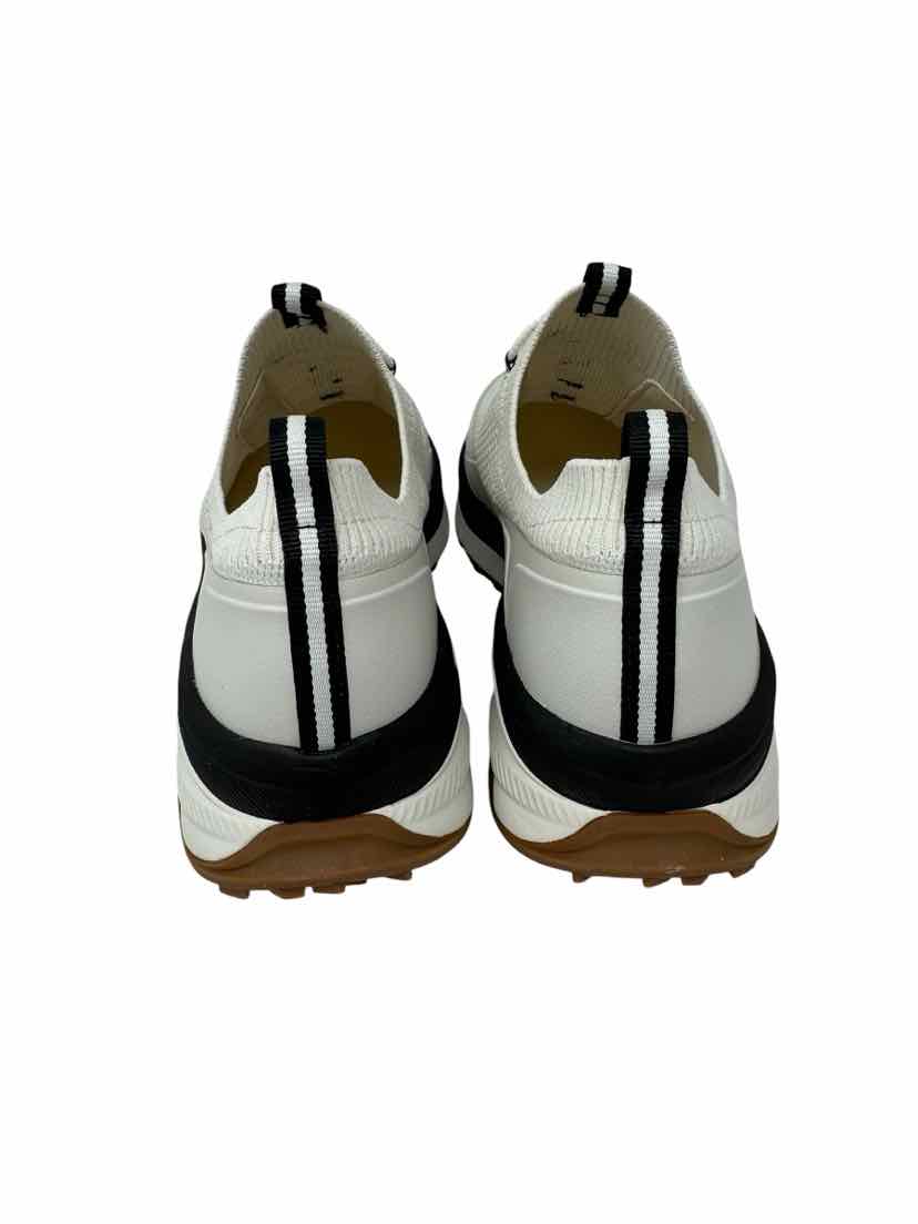 Shoe Size 9 Sketchers Ivory Sneakers