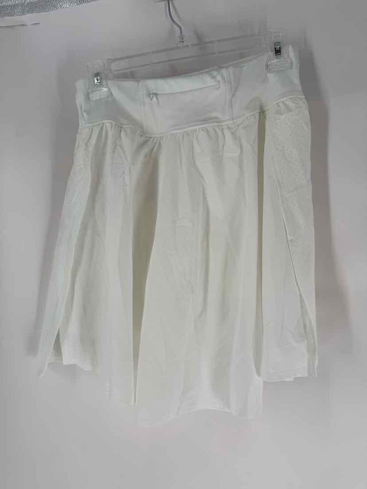 Size M SPANX White Skirt