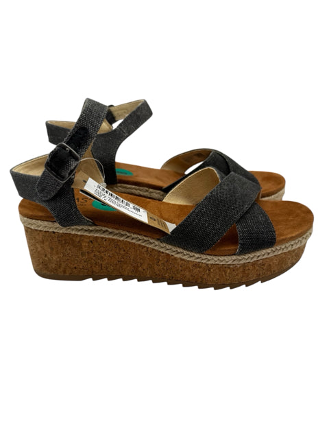 Shoe Size 8 Toms Navy Sandals