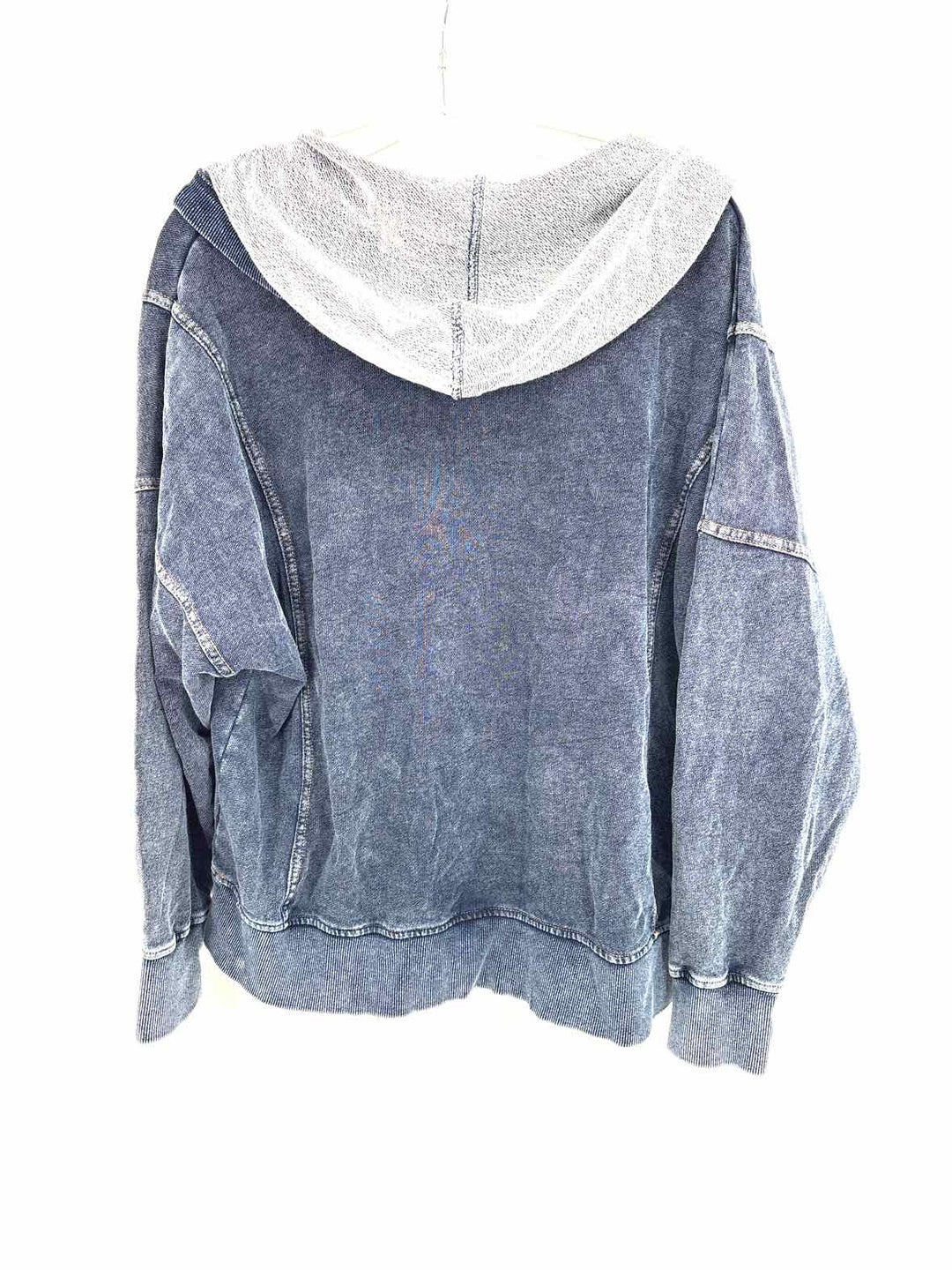 Size XL Jane & Delaney Denim Sweater