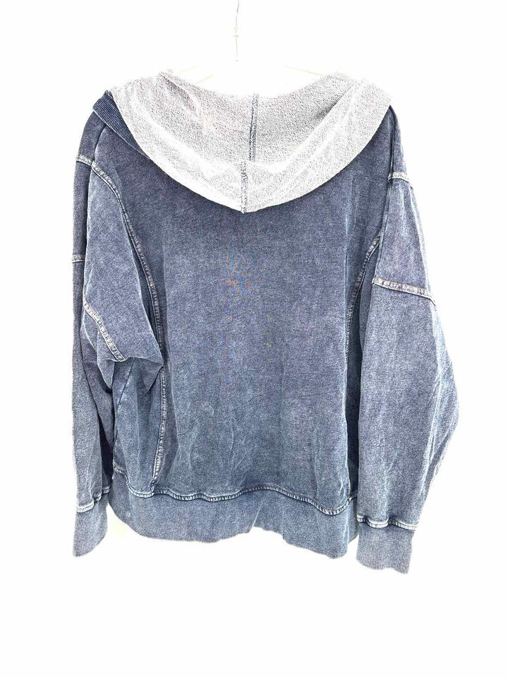 Size XL Jane & Delaney Denim Sweater